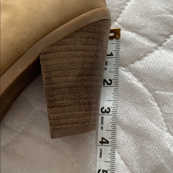 Boots - Picture 7 of 8